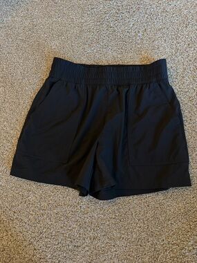 Athleta Wayfinder Black Athletic Shorts